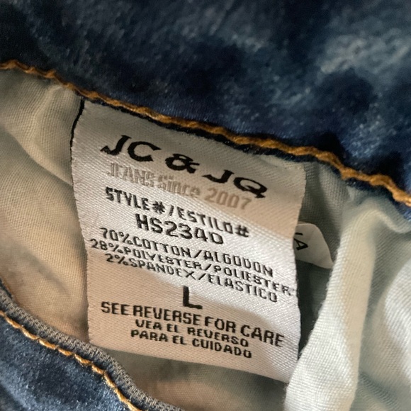 JC & JQ Bermuda Shorts - Picture 5 of 5